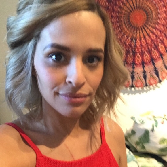 Meet your Posher, Ana - Picture 1 of 1